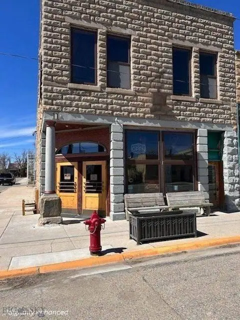 11 Central AVE N