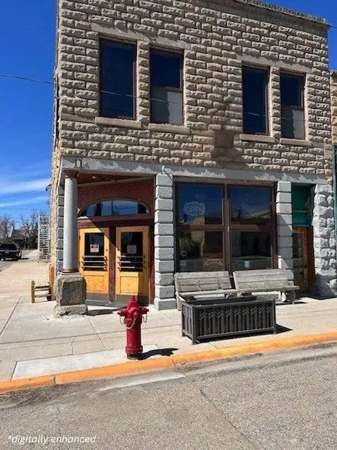 11 Central AVE N