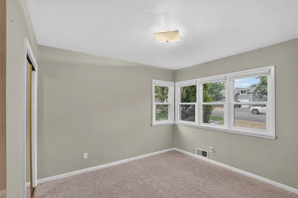 2702 Louise LN, Billings, MT 59102