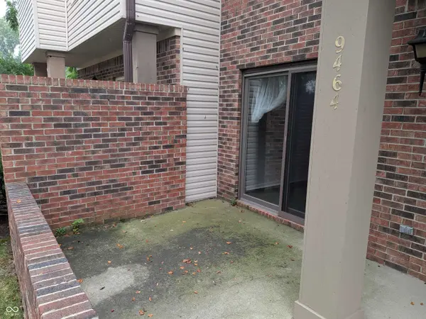 9464 Maple WAY, Indianapolis, IN 46268
