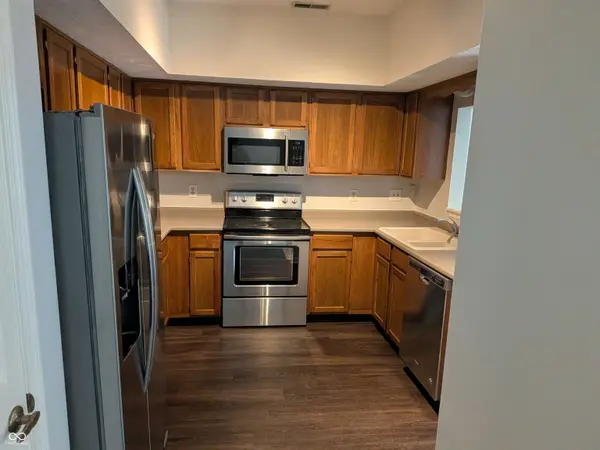 9464 Maple WAY, Indianapolis, IN 46268