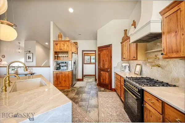 712 Summit Ridge RD, Billings, MT 59101