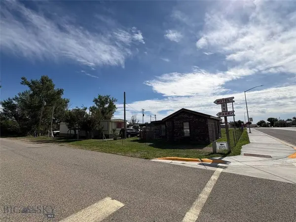 105 E Wheeler ST, Winnett, MT 59087