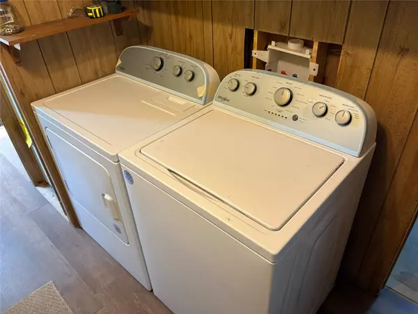 105 E Wheeler ST, Winnett, MT 59087