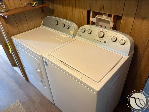 105 E Wheeler ST, Winnett, MT 59087