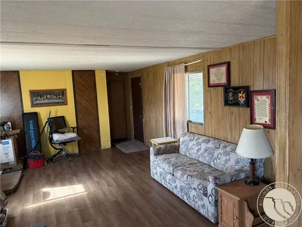 105 E Wheeler ST, Winnett, MT 59087