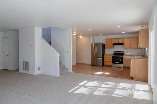 9707 Portola Dr, Boise, ID 83709