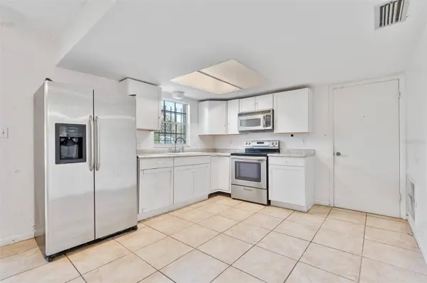 303 E FLORAL AVE, Eustis, FL 32726