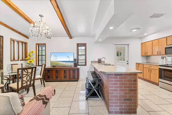 1660 E APACHE CIR, Deltona, FL 32725