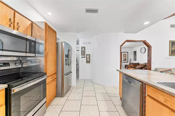 1660 E APACHE CIR, Deltona, FL 32725