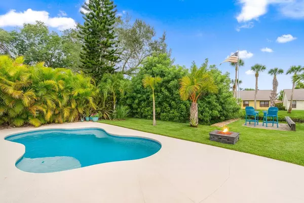 1219 WAYNE AVE, New Smyrna Beach, FL 32168