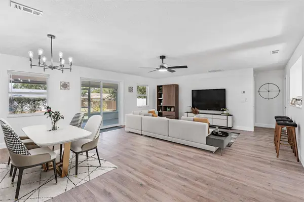 2707 KNOLLWOOD TRL, Eustis, FL 32726