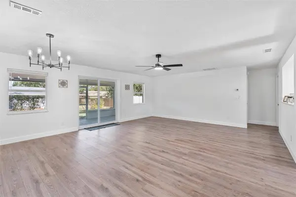 2707 KNOLLWOOD TRL, Eustis, FL 32726