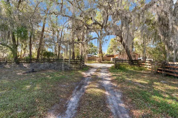 475 E NEW YORK AVE, Orange City, FL 32763