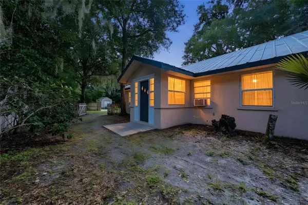 3543 N COUNTY ROAD 426, Geneva, FL 32732