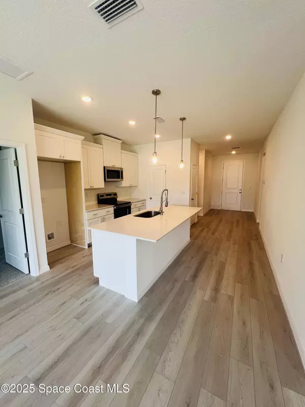 1320 Seabreeze ST SW, Palm Bay, FL 32908