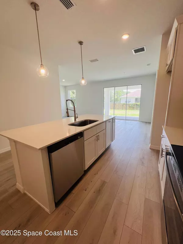 1320 Seabreeze ST SW, Palm Bay, FL 32908