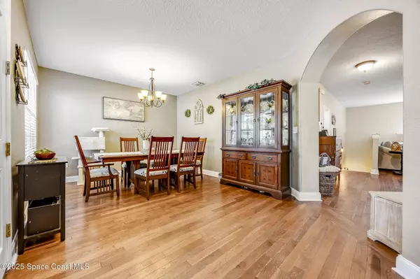 842 Parkwood AVE, Titusville, FL 32796