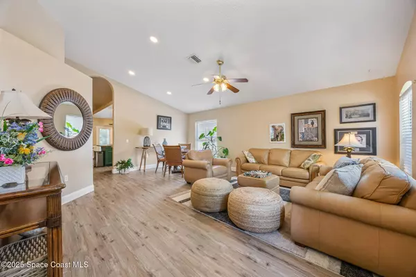 4865 Erin LN, Melbourne, FL 32940