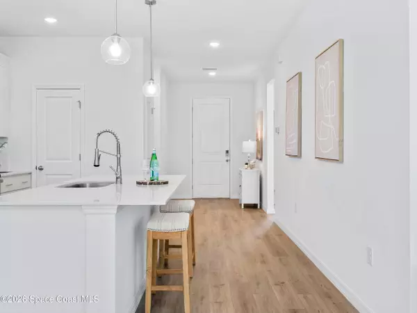 1370 Seabreeze ST SW, Palm Bay, FL 32908