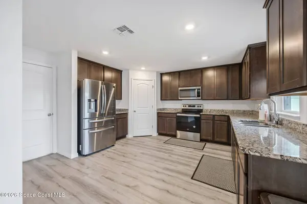 875 Corbin CIR SW, Palm Bay, FL 32908