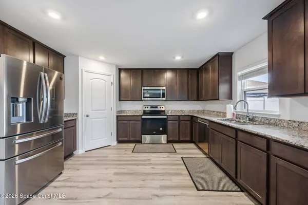 875 Corbin CIR SW, Palm Bay, FL 32908