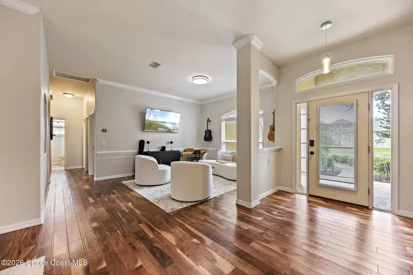 6197 Arlington CIR, Melbourne, FL 32940