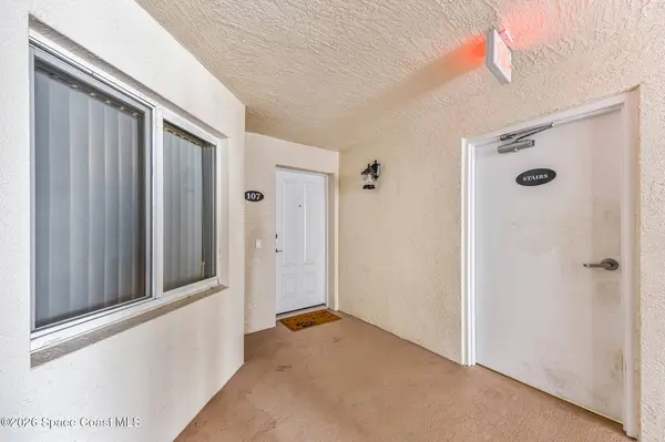 121 Lancha CIR #107, Satellite Beach, FL 32937