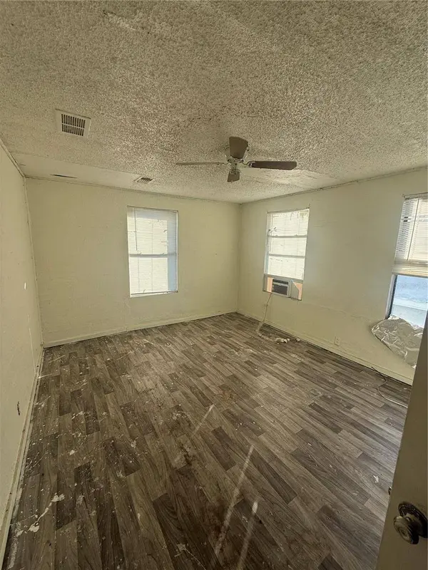 1015 E COLUMBUS DR, Tampa, FL 33605