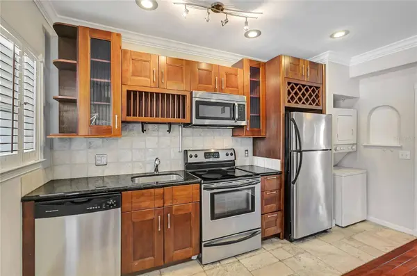 201 6TH ST S #102, St Petersburg, FL 33701
