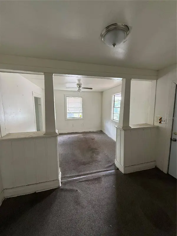2712 E COLUMBUS DR, Tampa, FL 33605