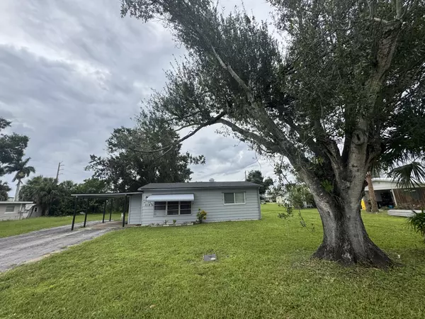 312 Burland St, Punta Gorda, FL 33950-5602