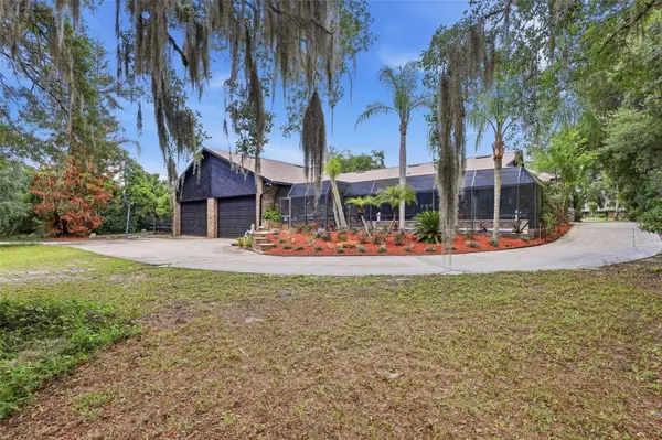 548 E LEHIGH DR, Deltona, FL 32738