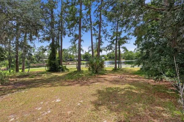 548 E LEHIGH DR, Deltona, FL 32738