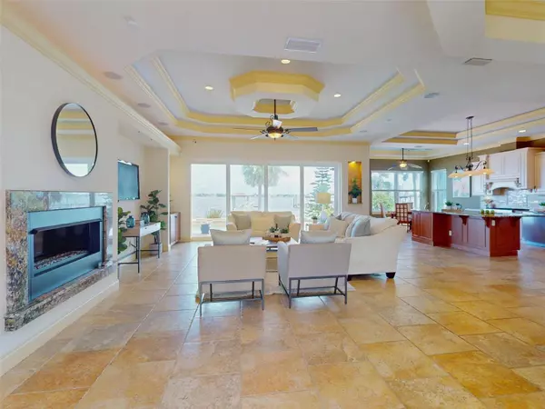 2227 S PALMETTO AVE, South Daytona, FL 32119