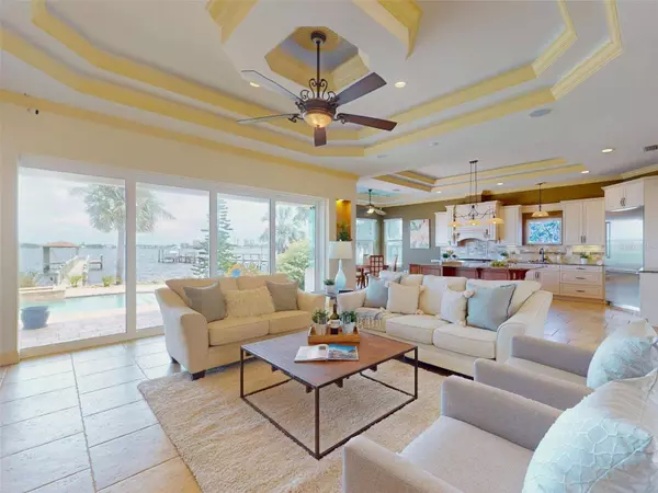 2227 S PALMETTO AVE, South Daytona, FL 32119