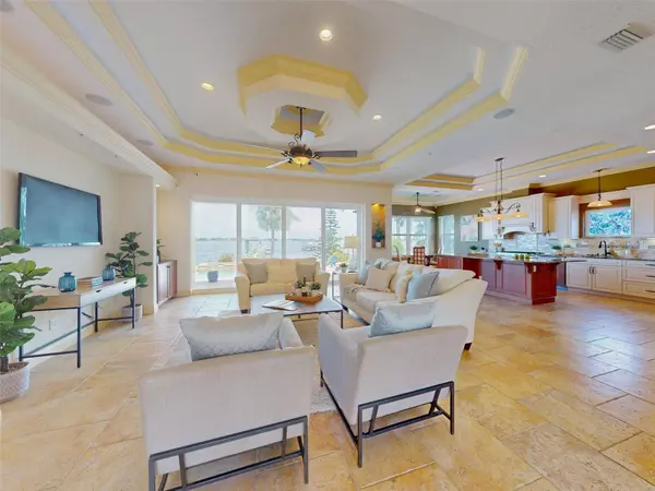 2227 S PALMETTO AVE, South Daytona, FL 32119