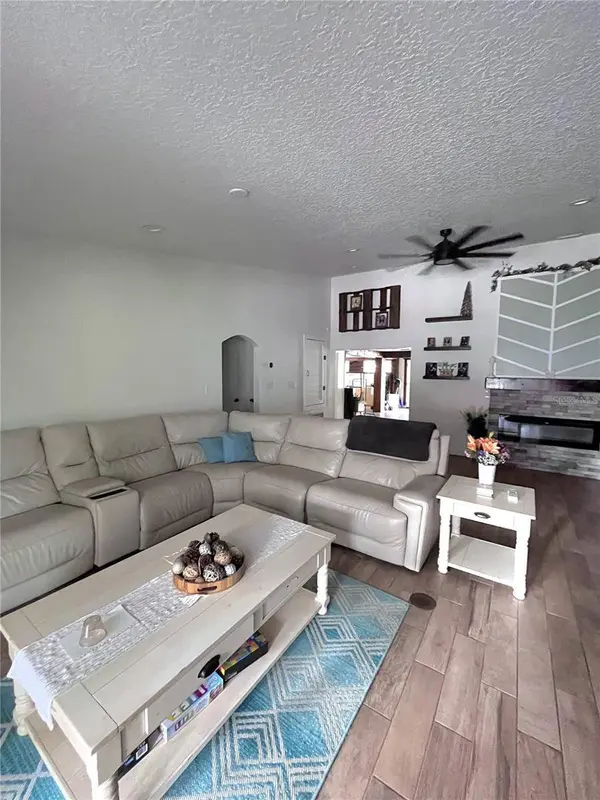 209 ALTA VISTA ST, Debary, FL 32713