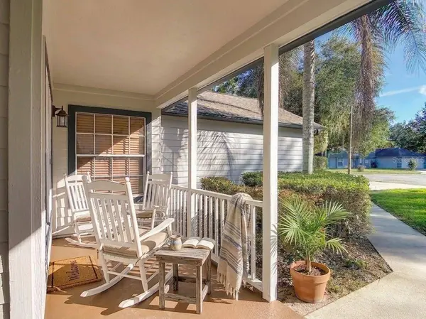 1056 SHADY HOLLOW DR, Deland, FL 32724