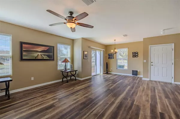 805 ASHENTREE DR, Plant City, FL 33563