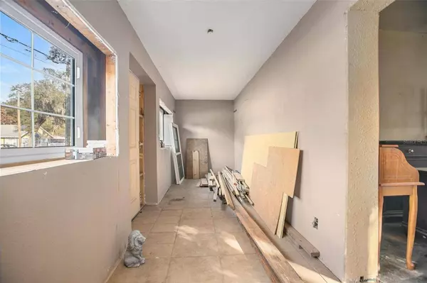 1430 E NEW YORK AVE, Deland, FL 32724