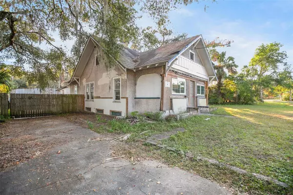 1430 E NEW YORK AVE, Deland, FL 32724