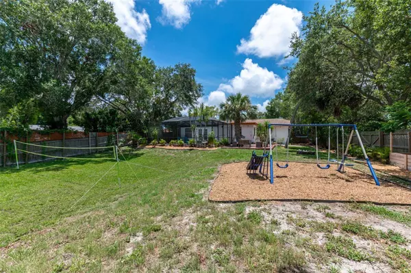 1628 12TH ST SW, Largo, FL 33778