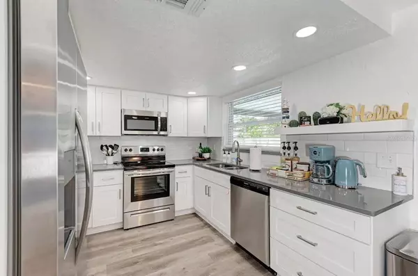 12037 104TH AVE, Seminole, FL 33778