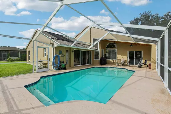 18008 SPARROWS NEST DR, Lutz, FL 33558