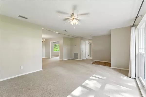 2205 HENLEY RD, Lutz, FL 33558