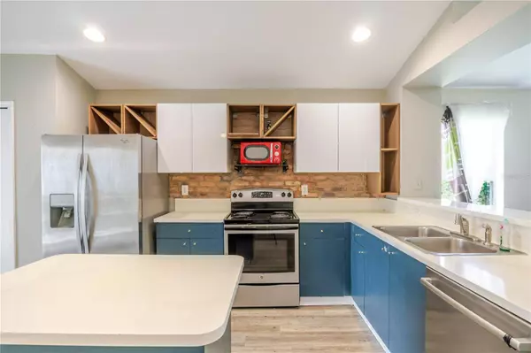 11721 CREST CREEK DR, Riverview, FL 33569