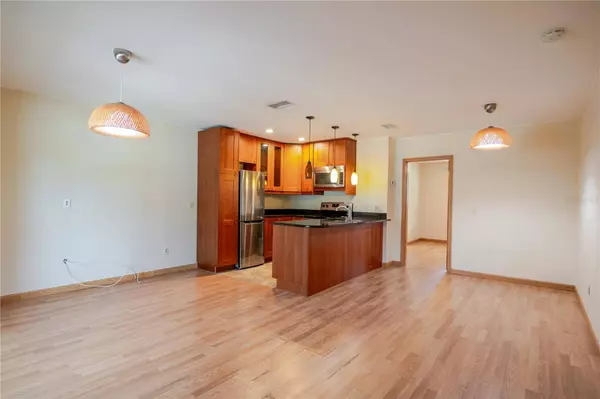 4508 S OAK DR #T42, Tampa, FL 33611