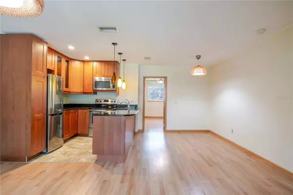 4508 S OAK DR #T42, Tampa, FL 33611