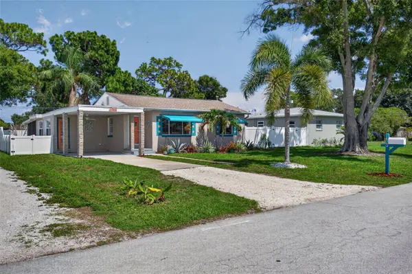1420 GRAY ST S, Gulfport, FL 33707